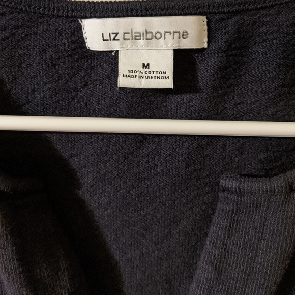 Liz Claiborne size Medium top - Picture 4 of 4